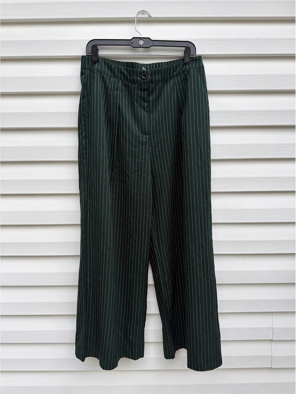 Halara Women’s L Petite Dark Green Pinstripe Straight Leg Pants NWT